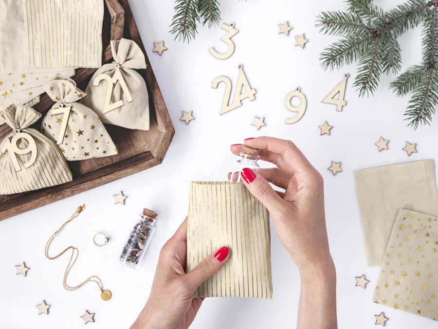 Advent calendar set: 24 bags to fill yourself 