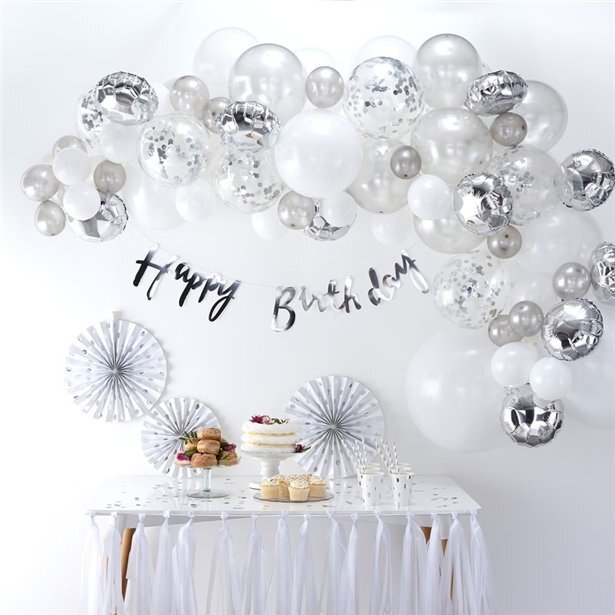 Balloon garland silver